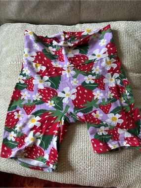 Nooworks Strawberry biker shorts